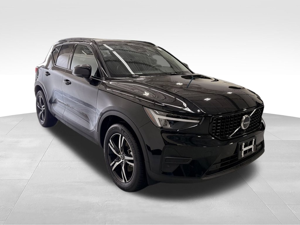 Thumbnail: 2026 Volvo XC40 - 7