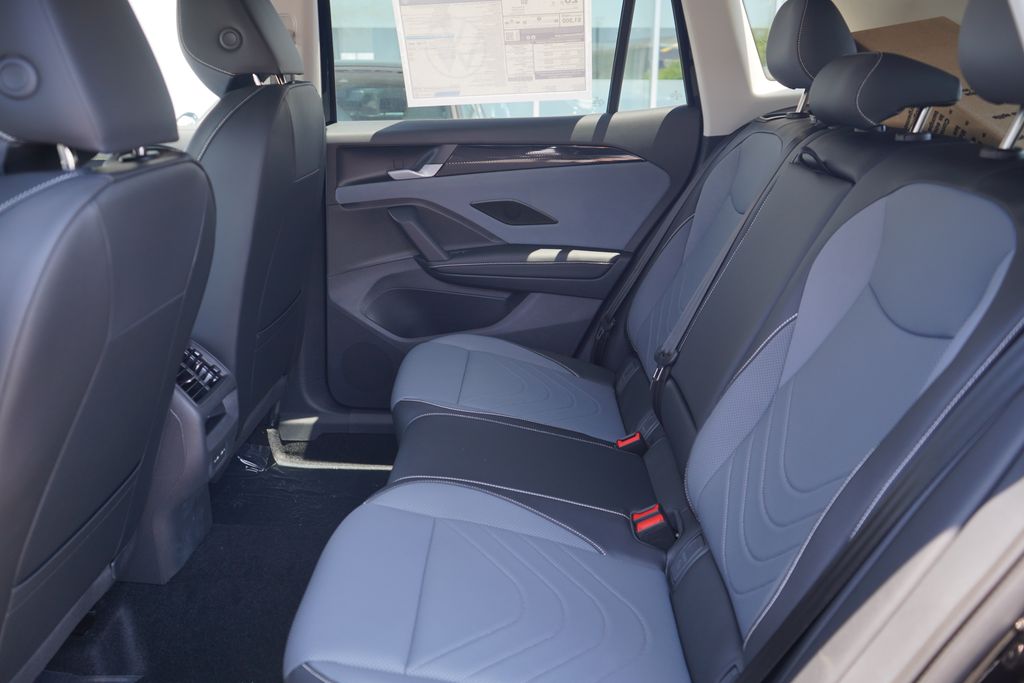 Thumbnail: 2025 Volkswagen Tiguan - 7