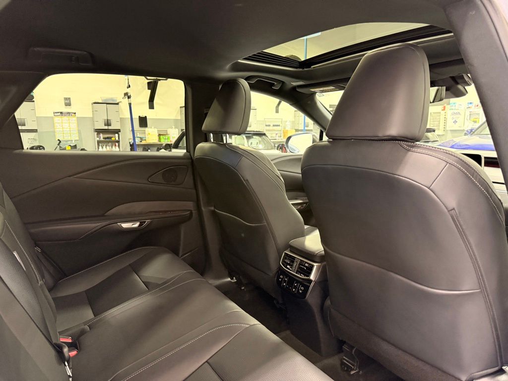 Thumbnail: 2023 Lexus RX - 27