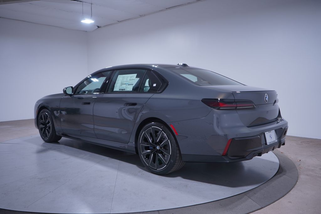 Thumbnail: 2026 BMW 7 Series - 3
