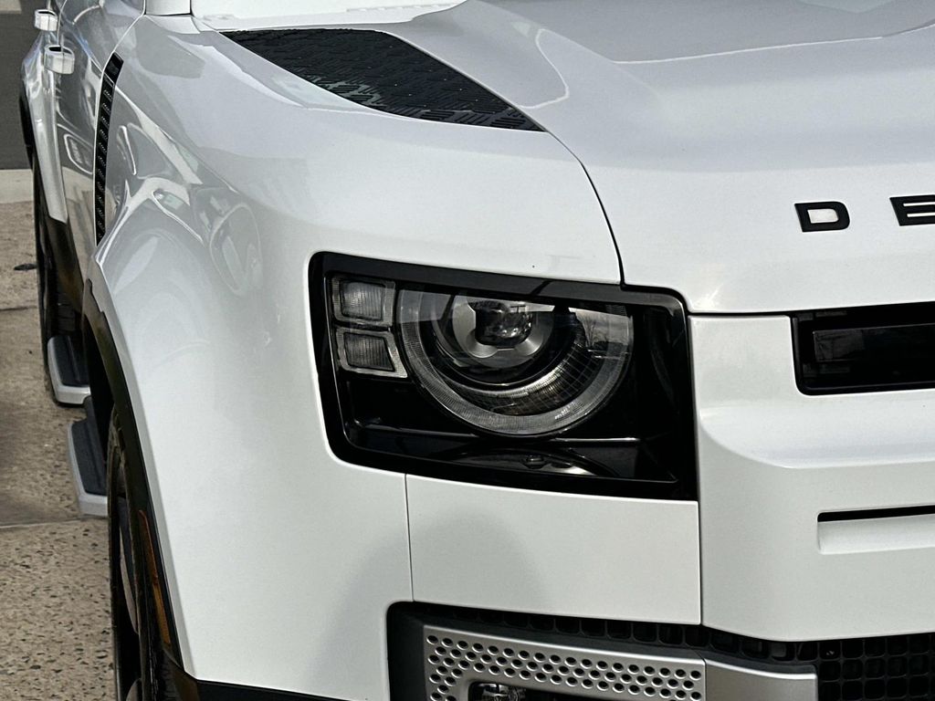 Thumbnail: 2024 Land Rover Defender - 4