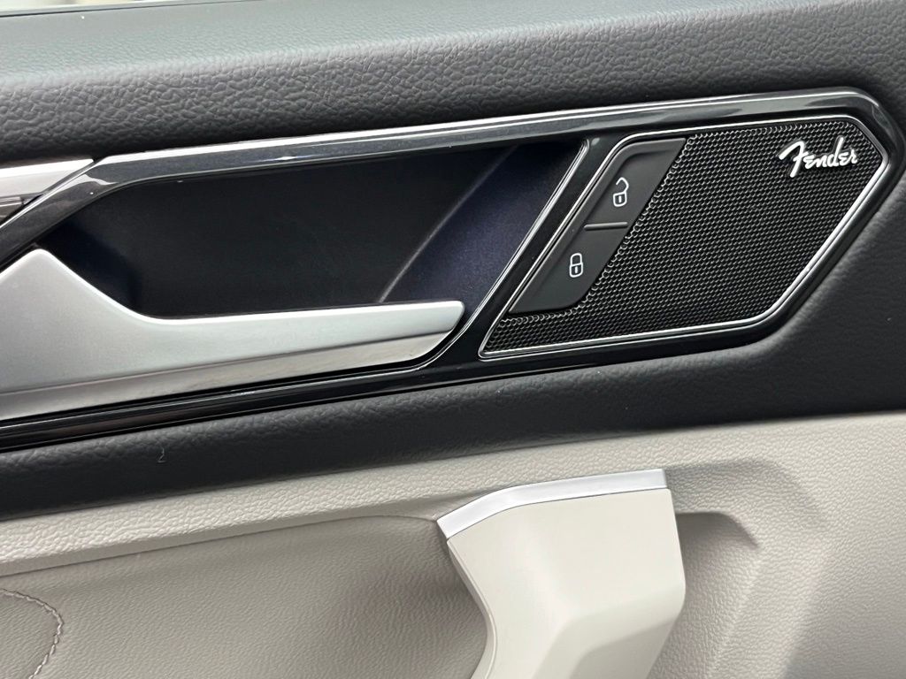 Thumbnail: 2024 Volkswagen Tiguan - 25