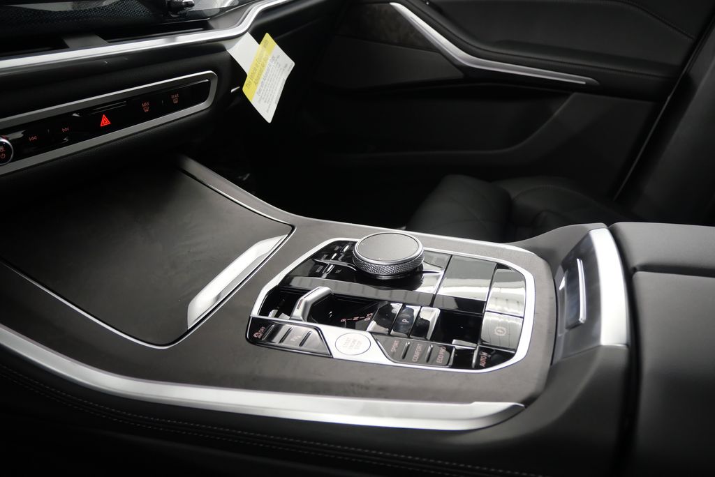 Thumbnail: 2025 BMW X5 - 25