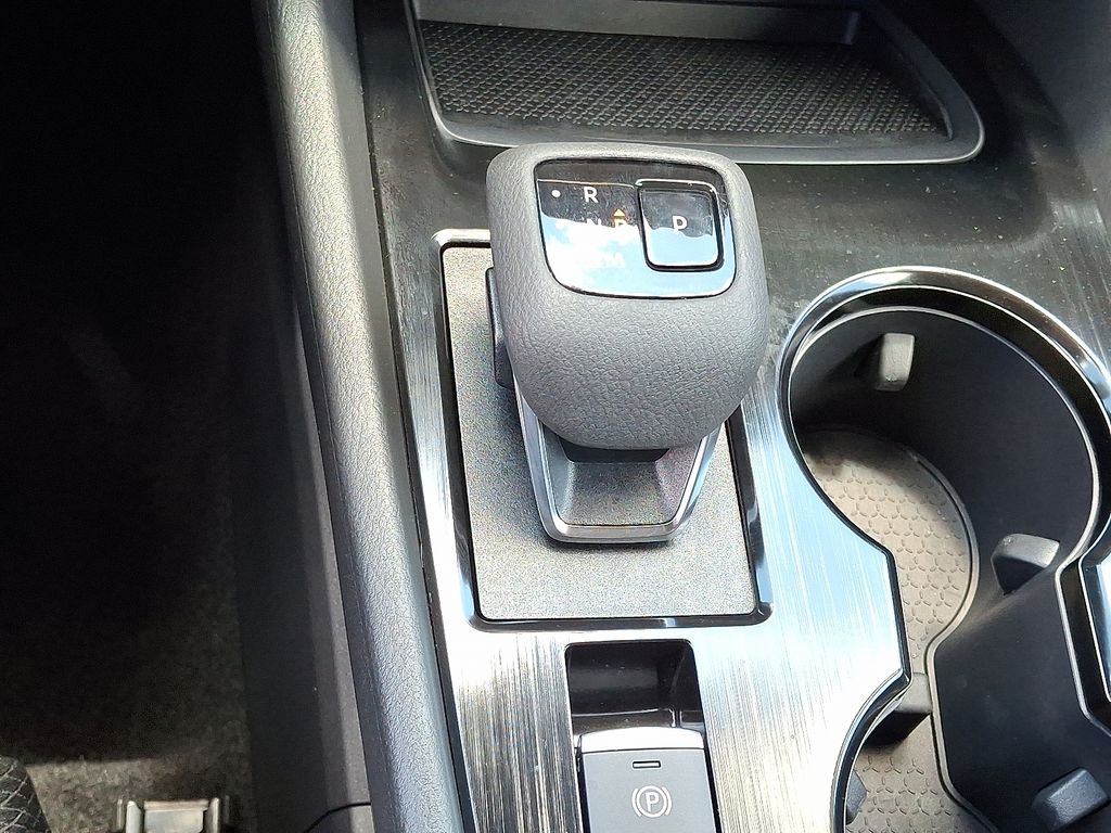 2025 Nissan Rogue — photo 16