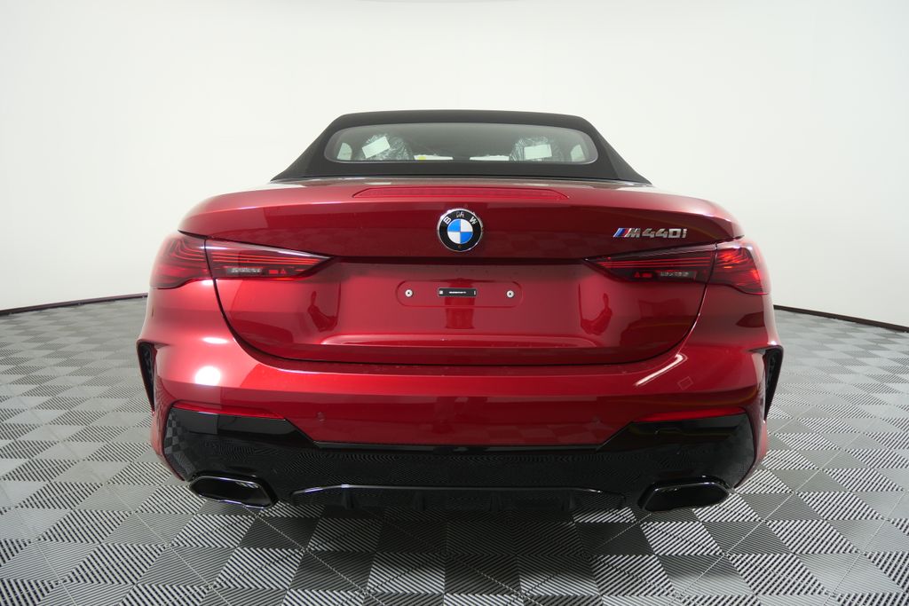 Thumbnail: 2026 BMW 4 Series - 4