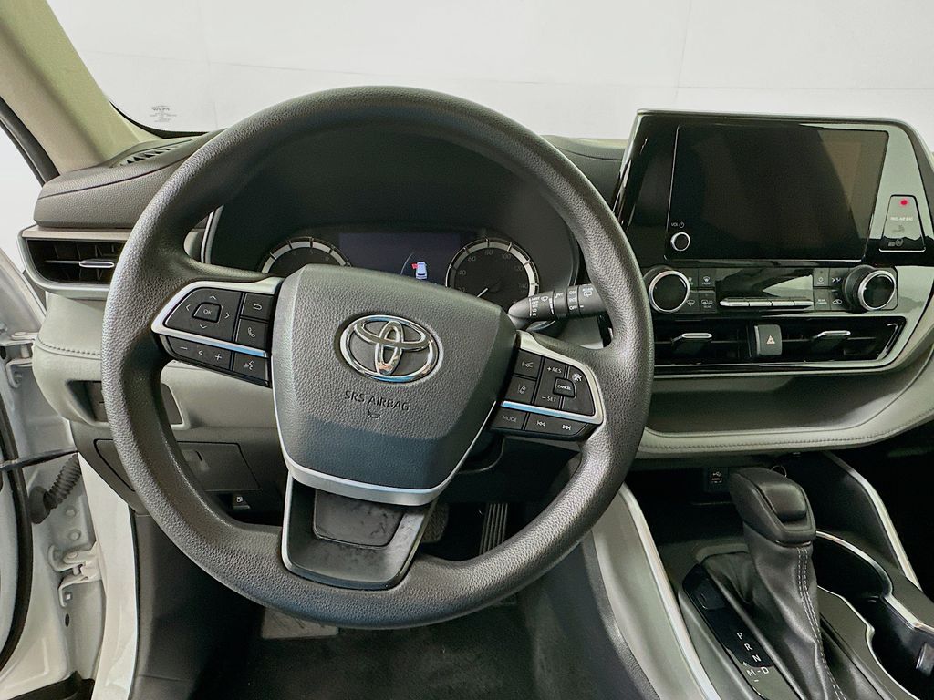 2023 Toyota Highlander L 11