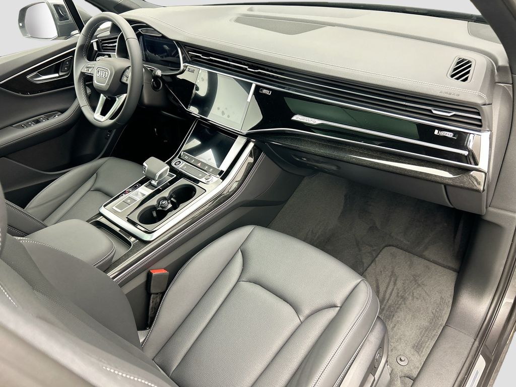 Thumbnail: 2025 Audi Q7 - 16