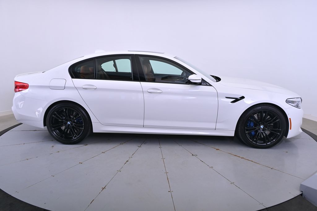 Thumbnail: 2020 BMW M5 - 8
