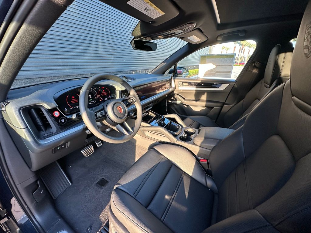 Thumbnail: 2026 Porsche Cayenne - 4