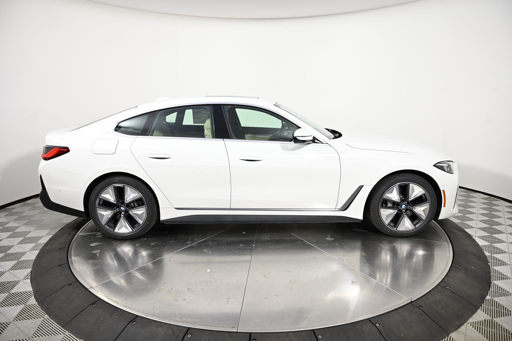 2025 BMW i4 xDrive40 6