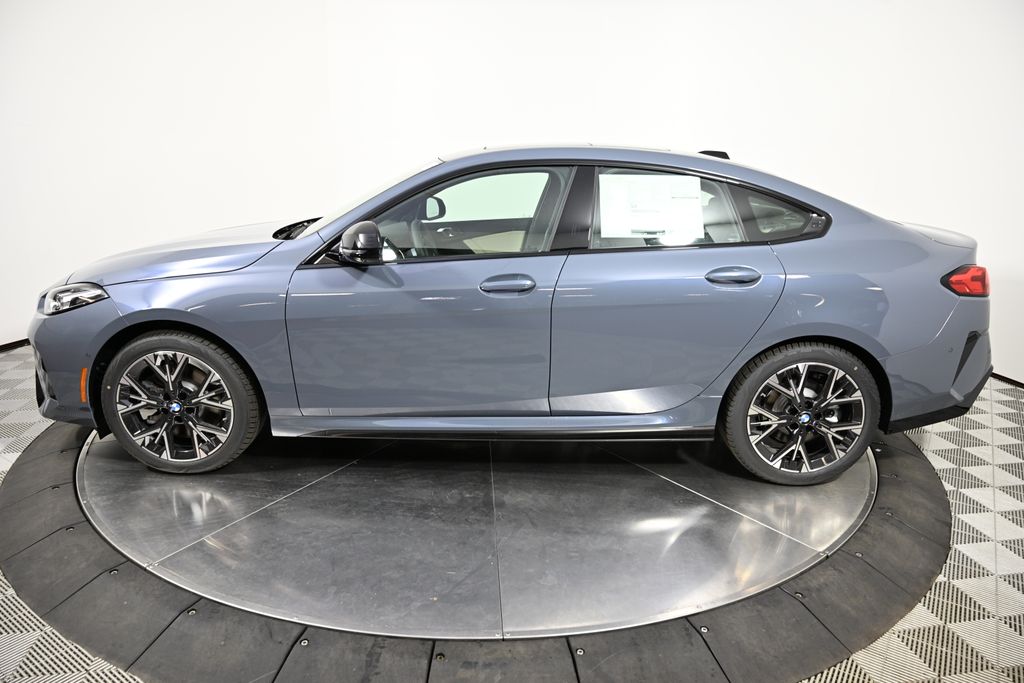 Thumbnail: 2026 BMW 2 Series - 2