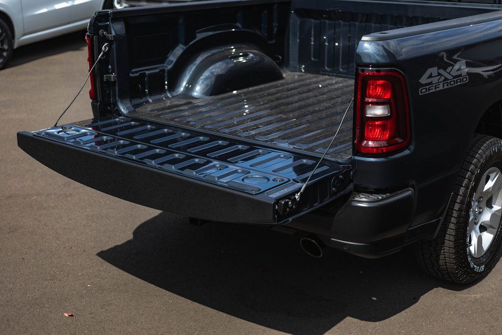 2026 Ram 1500 Tradesman thumbnail 9