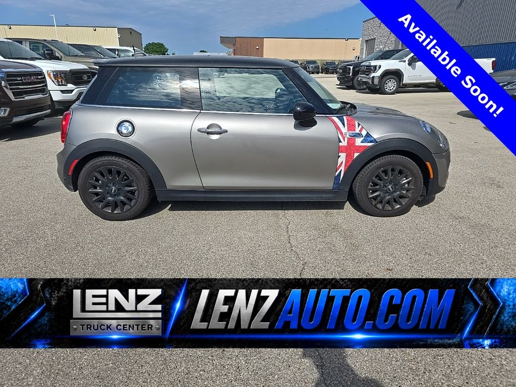 Melting Silver Metallic 2019 MINI Cooper Hatchback Front-Wheel Drive 6-Speed Manual