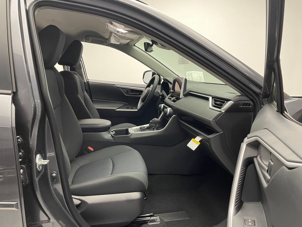 Thumbnail: 2025 Toyota RAV4 - 16