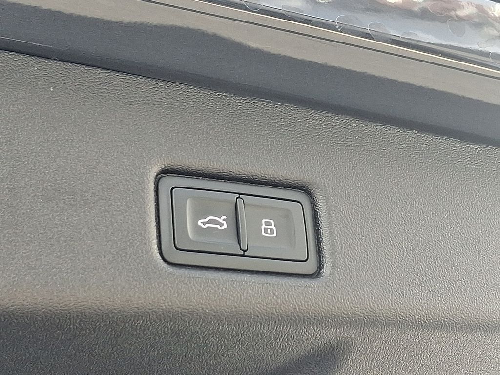 Thumbnail: 2025 Audi Q5 - 27