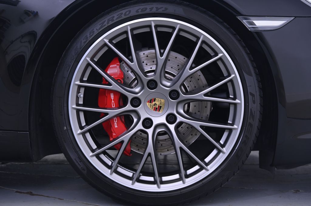 Thumbnail: 2017 Porsche 911 - 14