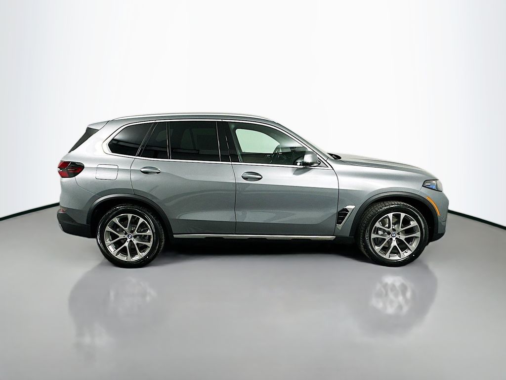 2026 BMW X5 M60i 4