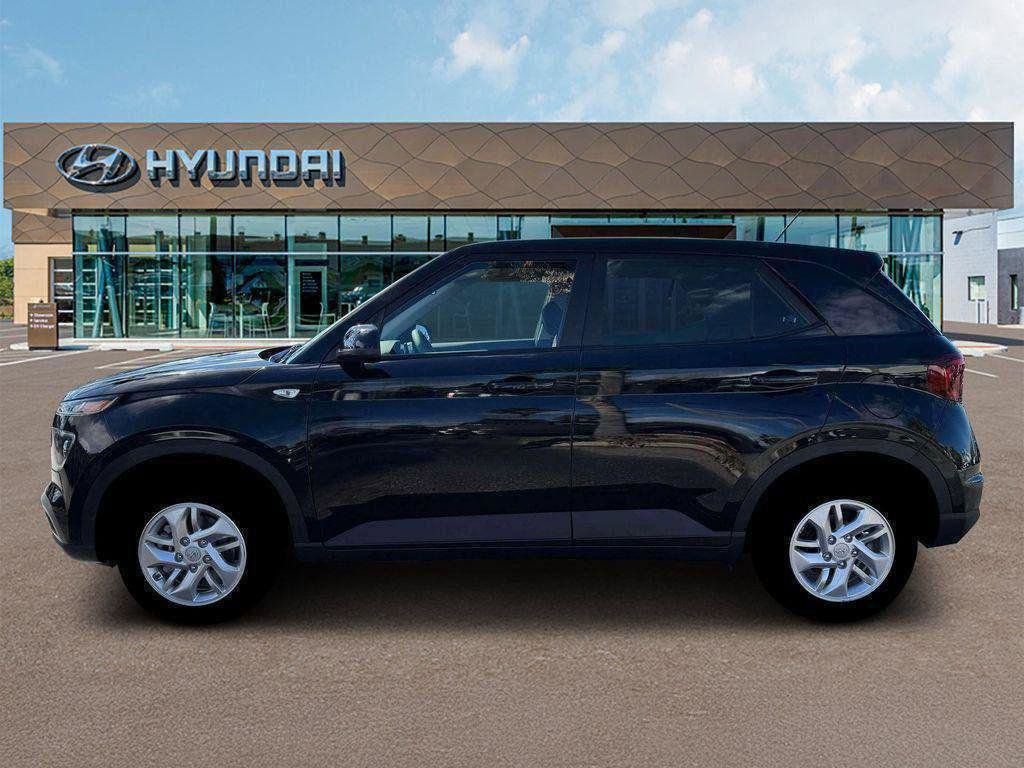 New 2026 Black Hyundai SE image 3