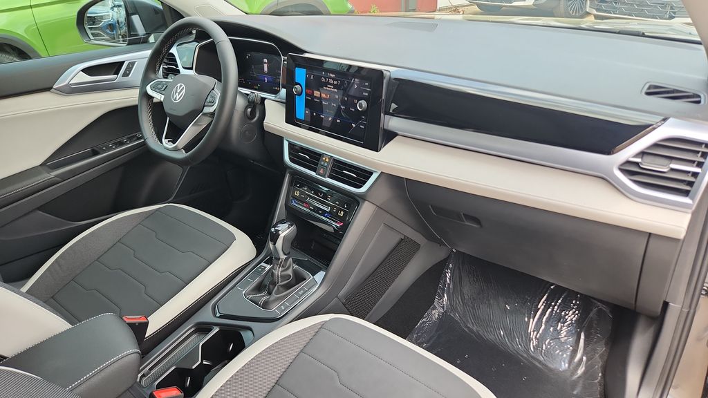 2025 Volkswagen Taos