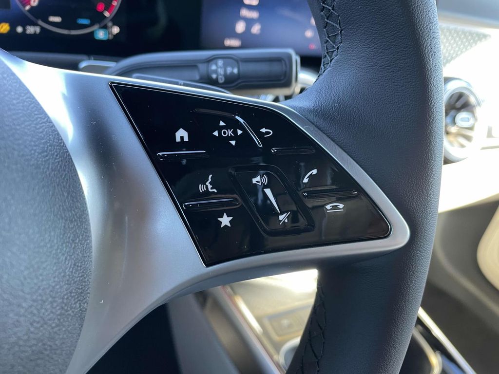 Thumbnail: 2025 Mercedes-Benz GLB - 21