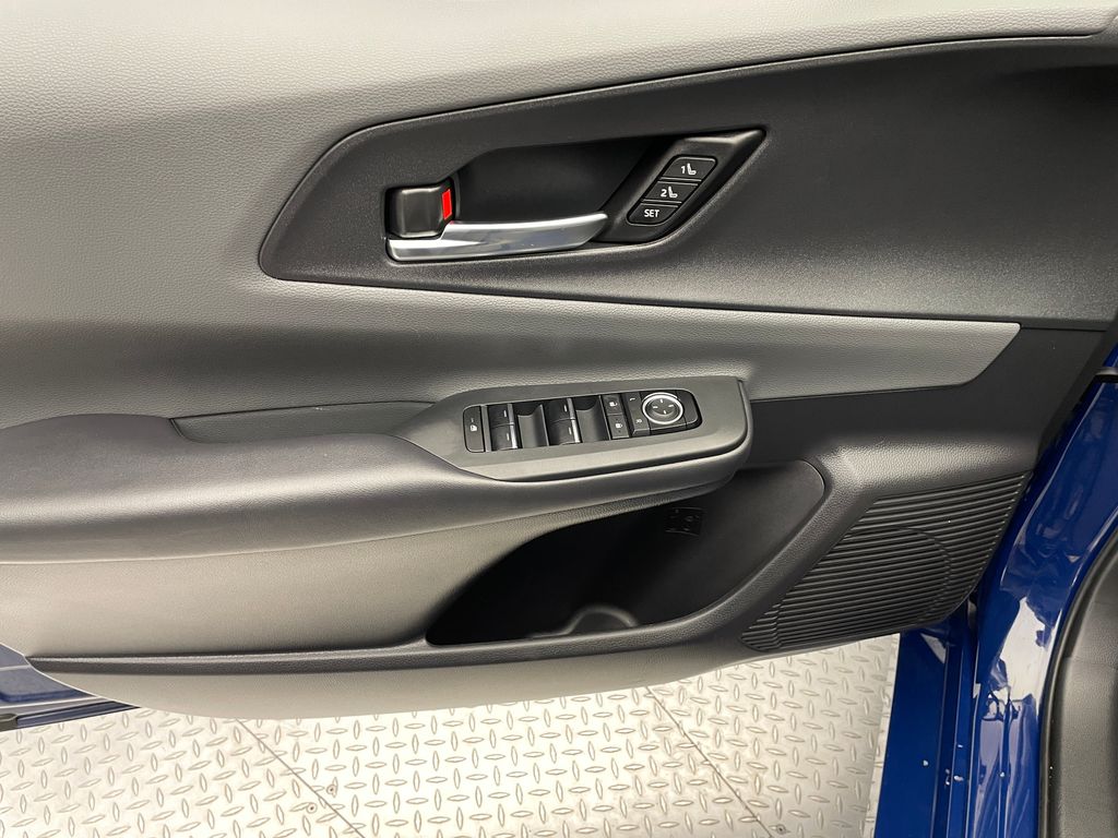 2023 Toyota Prius Limited 9