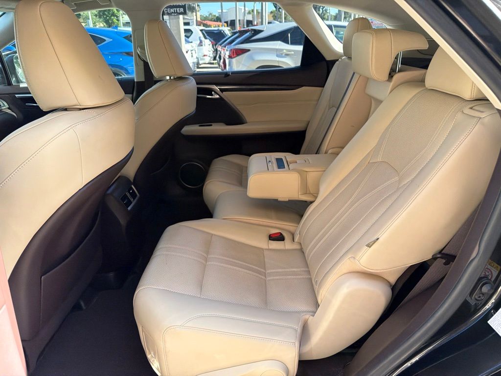 Used 2019  Lexus 350L image 14
