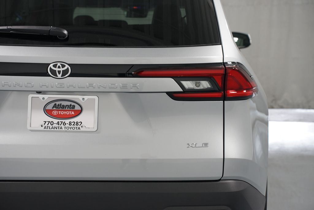 Thumbnail: 2025 Toyota Grand Highlander - 10