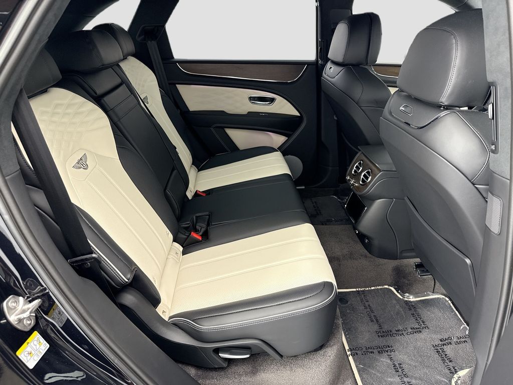 Thumbnail: 2026 Bentley Bentayga - 21