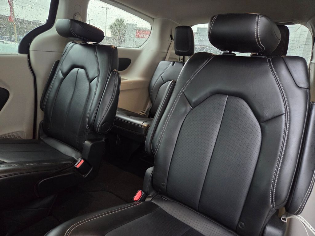 Used 2024 Chrysler Pacifica Van