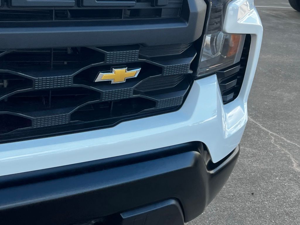 2025 Chevrolet Silverado 1500 WT - 3