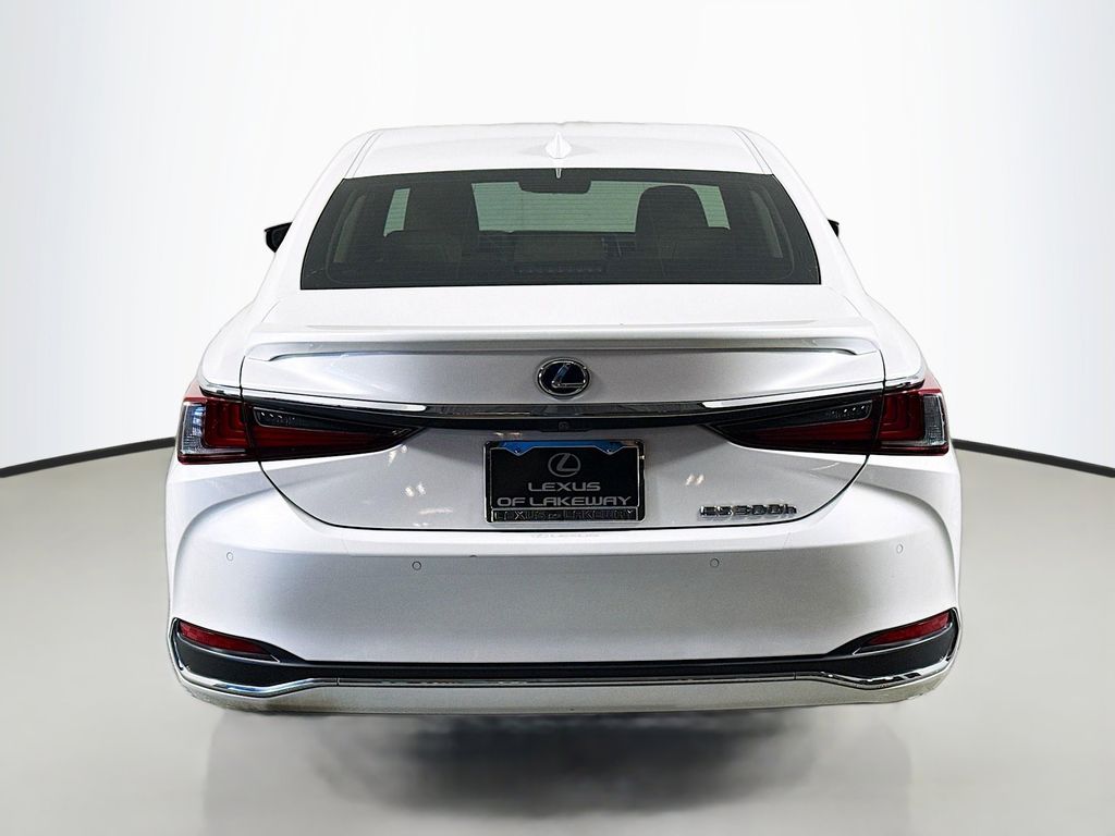 Thumbnail: 2021 Lexus ES - 6