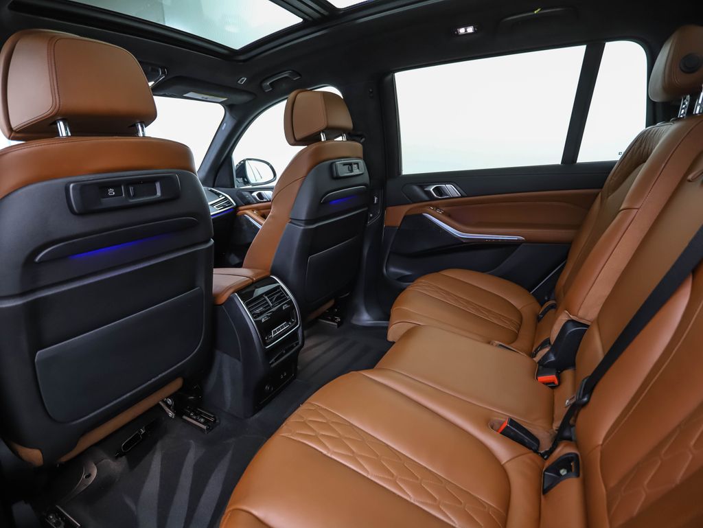 Thumbnail: 2022 BMW X7 - 21