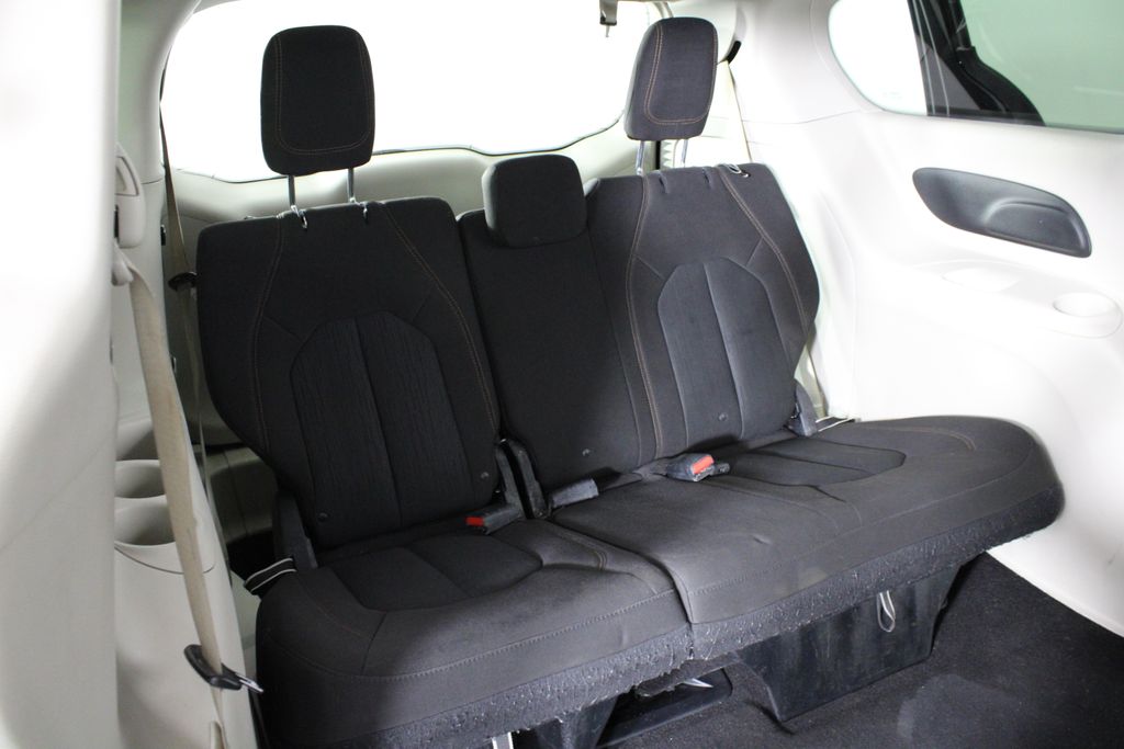 Used 2017 Chrysler Pacifica for sale in 