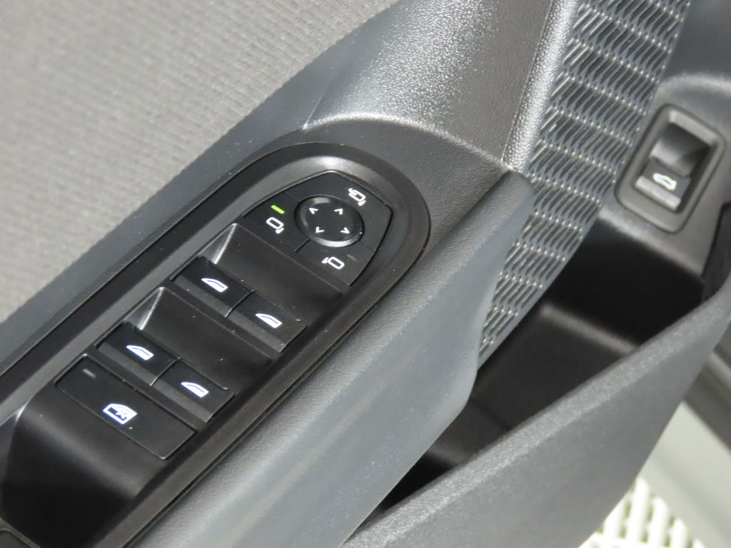 Thumbnail: 2025 MINI Cooper - 26