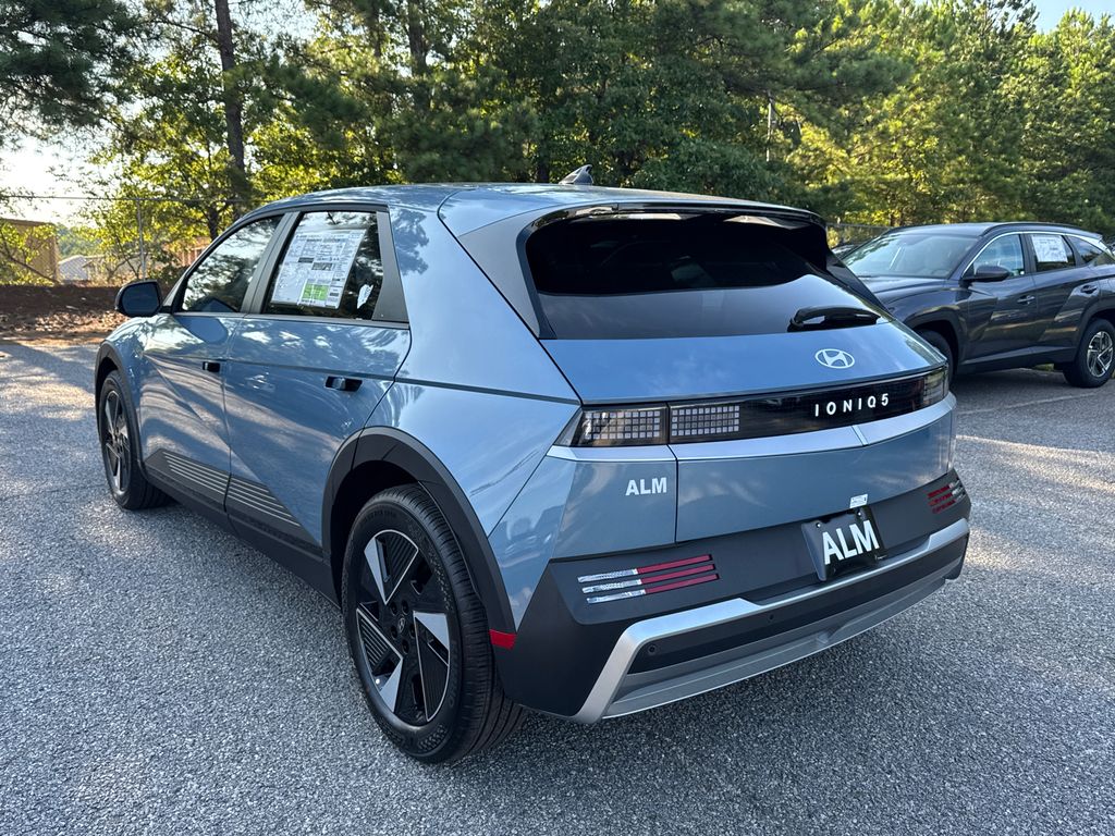 2025 Hyundai Ioniq 5 SE photo 3