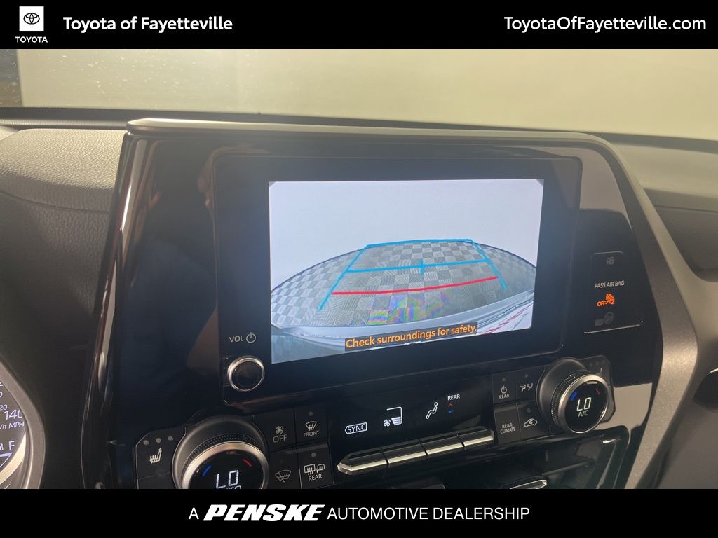 Thumbnail: 2023 Toyota Highlander - 30