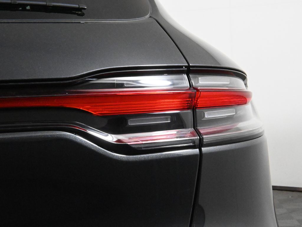Thumbnail: 2025 Porsche Macan - 14