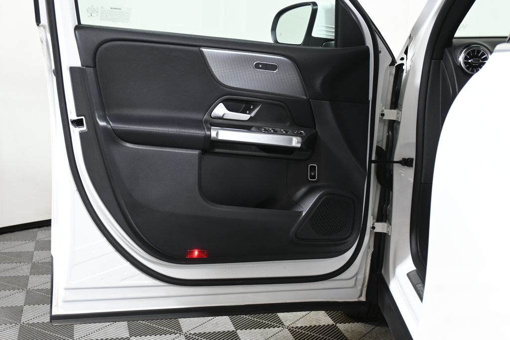 2022 Mercedes-Benz GLB 250 28
