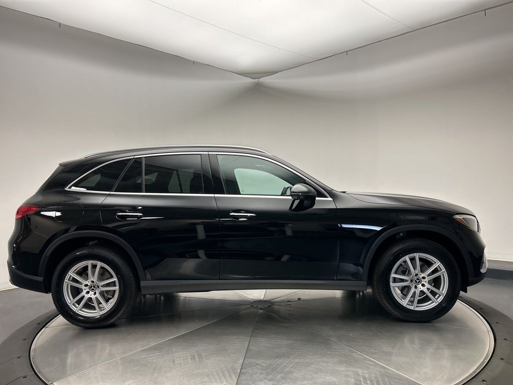 Thumbnail: 2025 Mercedes-Benz GLC - 8