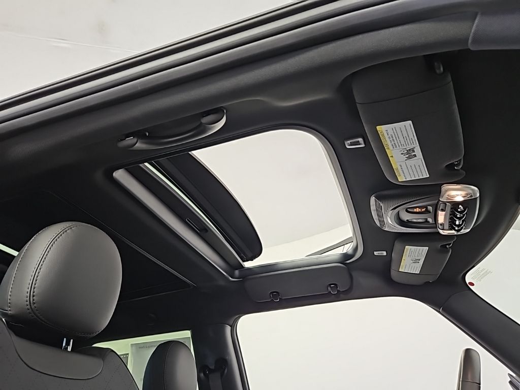 Thumbnail: 2024 MINI Cooper - 19