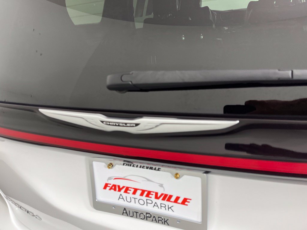 Thumbnail: 2025 Chrysler Pacifica - 9
