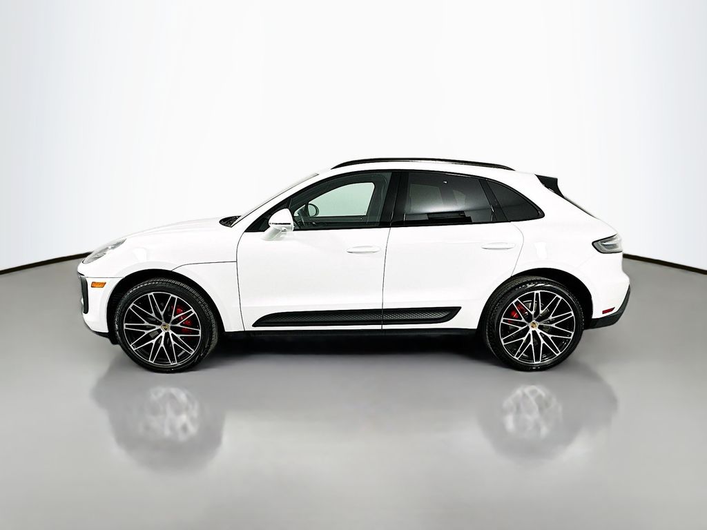 Thumbnail: 2023 Porsche Macan - 8