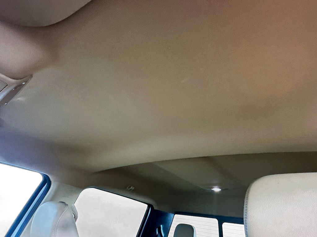 Used 2022 White Ford Lariat image 21