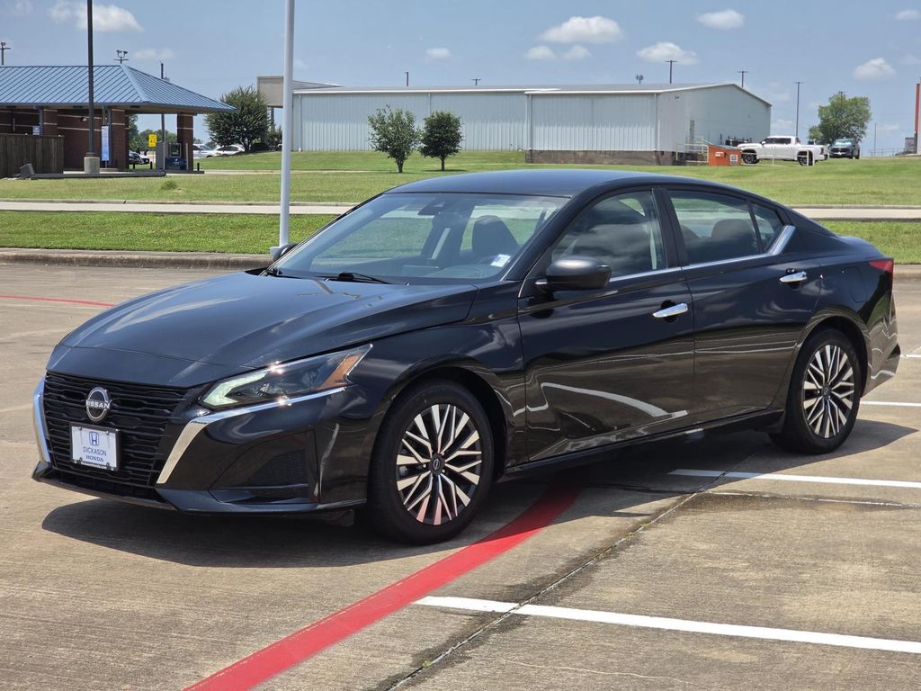 2025 Nissan Altima 2.5 SV FWD