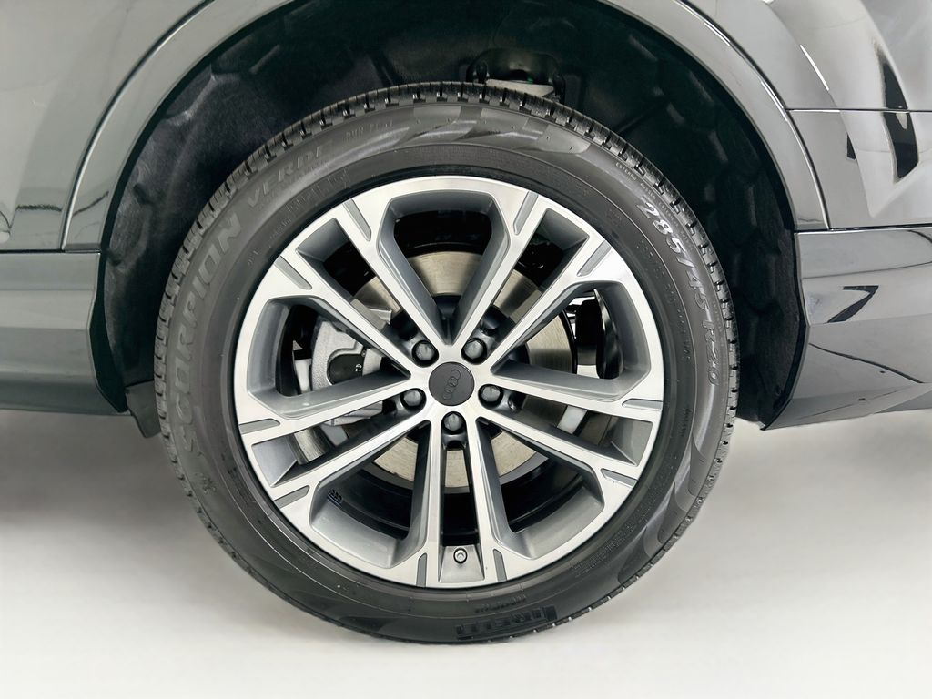 Thumbnail: 2026 Audi Q7 - 30