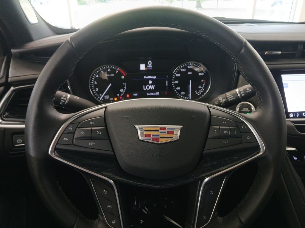 used 2021 Cadillac XT5 car, priced at $31,500