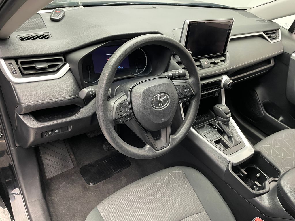 2024 Toyota RAV4 XLE 11