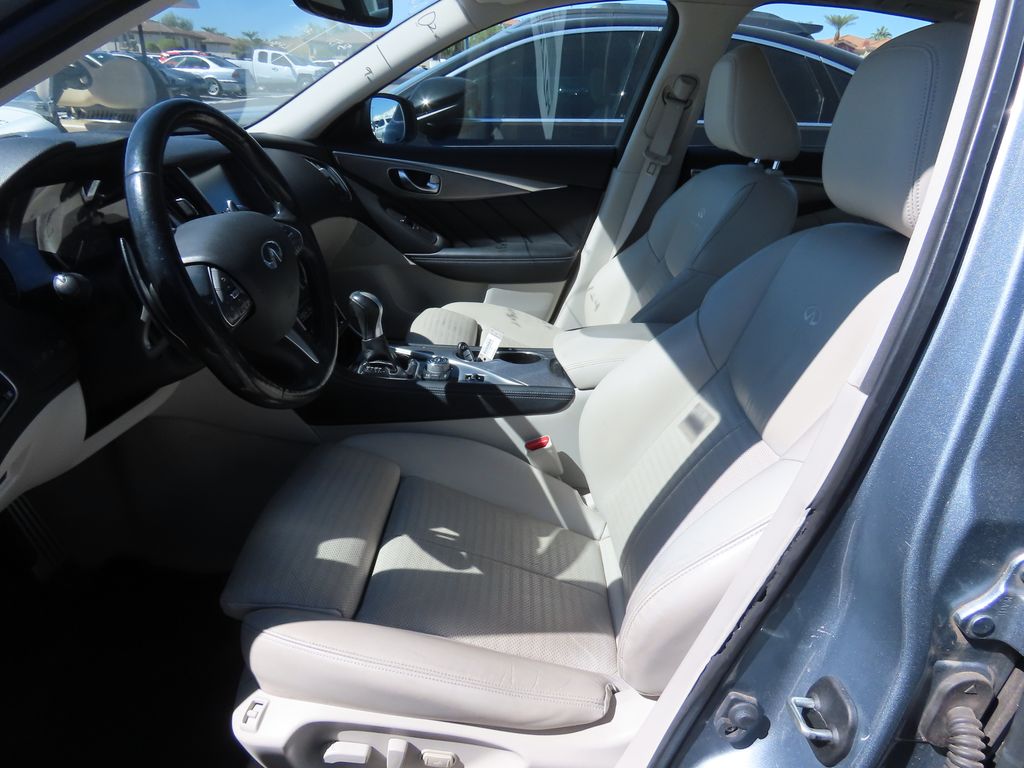 Thumbnail: 2014 INFINITI Q50 - 10