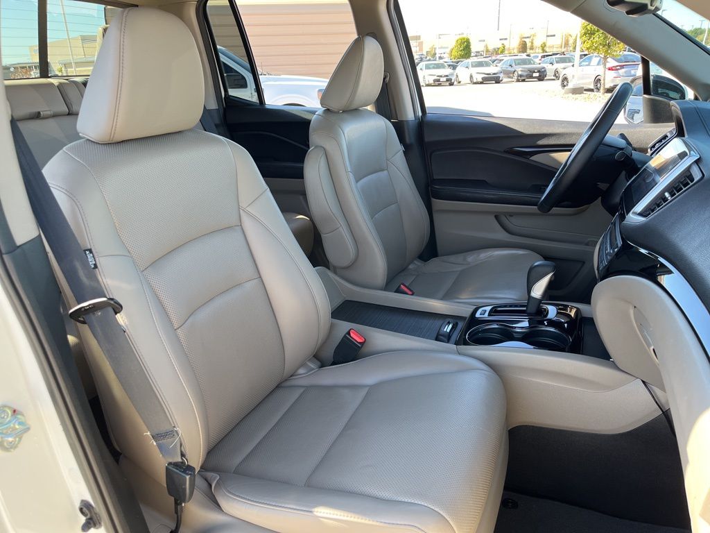 Thumbnail: 2019 Honda Ridgeline - 29