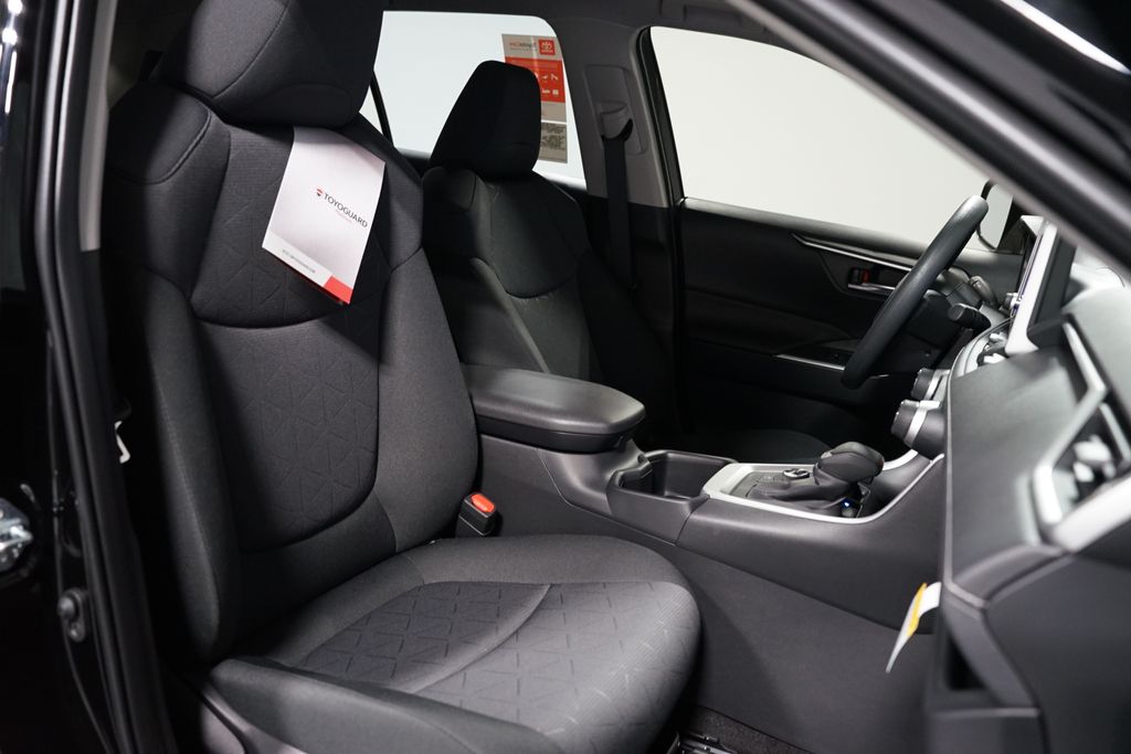 Thumbnail: 2025 Toyota RAV4 - 28